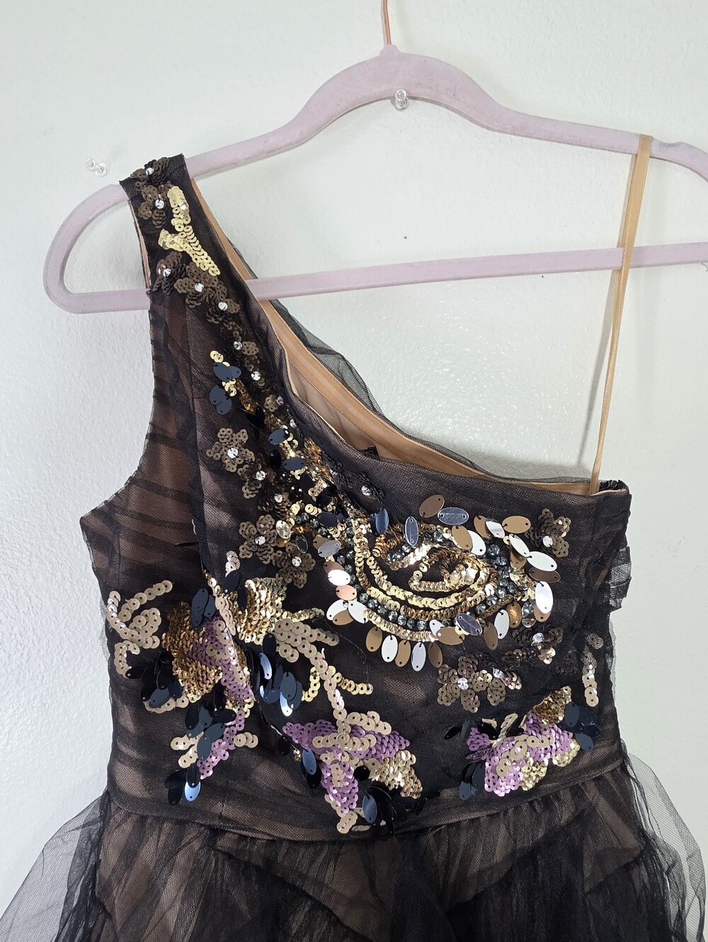 BCBGMAXAZRIA One Shoulder Tull Gown Size 2 - Picture 5 of 15